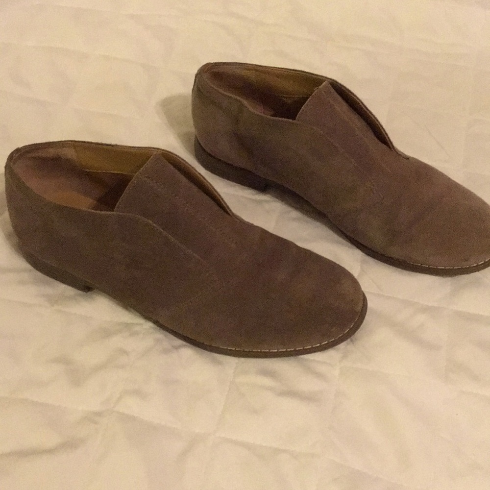 Franco Sarto - Loafer. Sz 8. Grayish-tannish suede